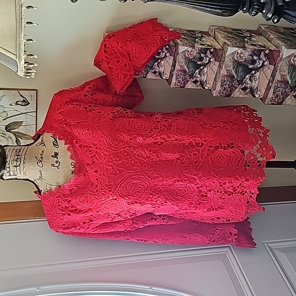 ❤️Lace Front Top in XL- NWOT